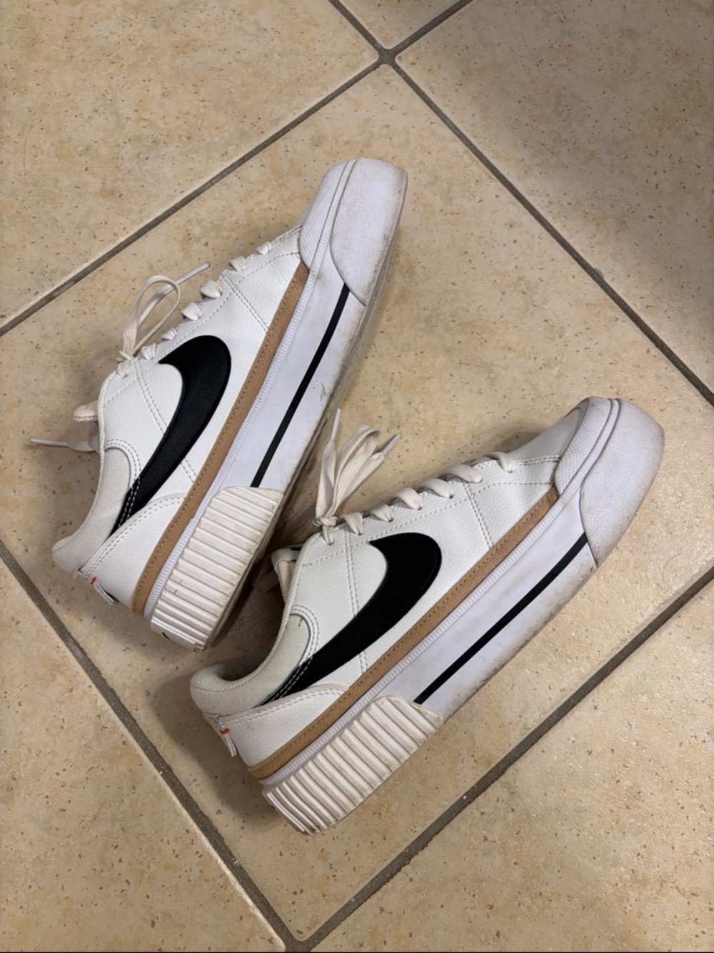 Nike Court Legacy Lift Sneakers
